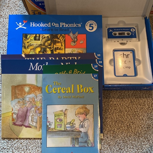 Hooked on Phonics Ages 3-8 - Picture 8 of 10